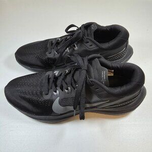 NIKE AIR ZOOM VOMERO 15 MENS RUNNING SHOES TRIPLE BLACK SIZE 11 GREAT CONDITION